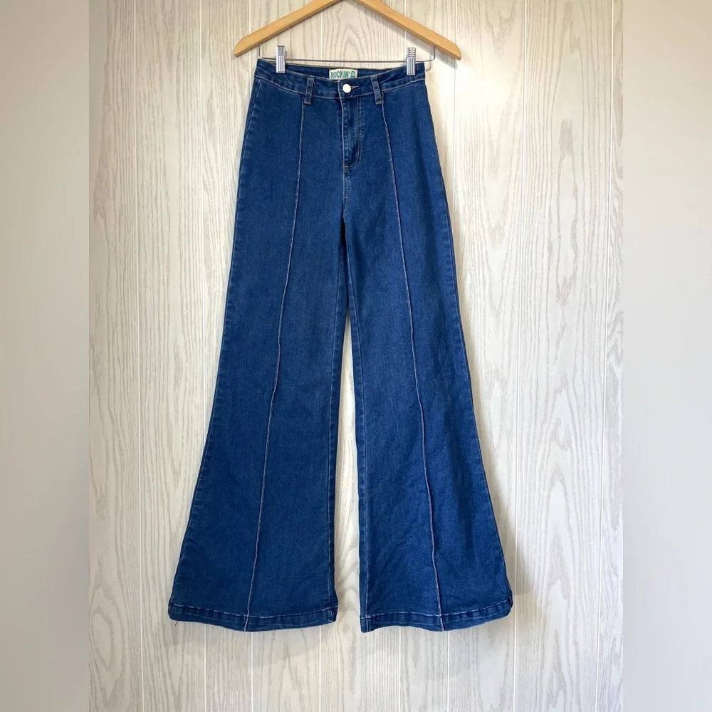 Rockin C Flare Leg With Seam down front and back of legs Size Small Jeans